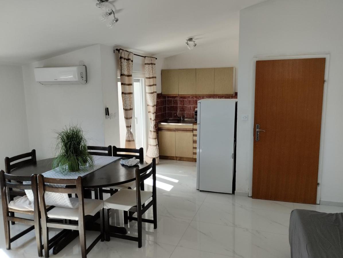 Braco Apartments By The Sea With A Sea View Zaboric Ngoại thất bức ảnh